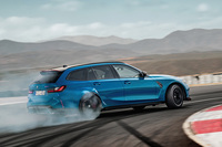 BMWが高性能ステーションワゴン「M3 CSツーリング」を30台限定で発売の画像