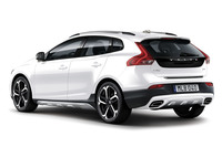 「ボルボV40クロスカントリー」の限定車発売の画像