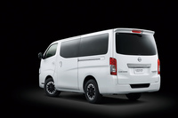 「プロスタイル グランドプレミアムGX」のリアビュー。リアスポイラーはオプションとなる。