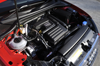 CODを備えた1.4リッター直4ターボエンジンは、CODなしと比べてJC08モード燃費が優れる（あり：20.0km/リッター、なし：19.5km/リッター）だけでなく、パワーで18ps、トルクで5.1kgm強力に設定されている。
    