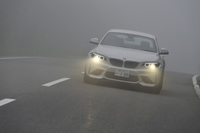 欧州仕様の動力性能は、0-100km/h加速が4.3秒で、最高速が250km/h（スピードリミッター作動）。