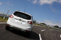 安全装備として、ARM（アンチロールオーバーミディゲーション）やESP（横滑り防止装置）のほか、前席エアバッグ、サイドエアバッグ、カーテンエアバッグなどが標準で備わる。