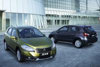 新型「スズキSX4」