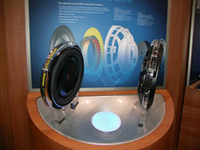 JLオーディオのTW5サブウーファーはわずか6cmの埋め込み奥行きを実現した。