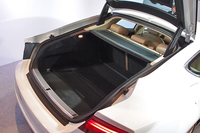 リアのハッチゲートは、「A7スポーツバック」の特徴の一つ。荷室の容量は553リッター。