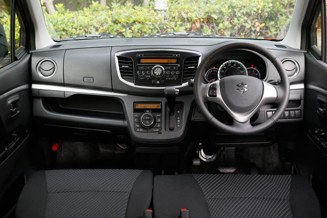 スズキ ワゴンr Fxリミテッド Ff Cvt ワゴンrスティングレー T Ff Cvt 試乗記 進化は止まらない Webcg