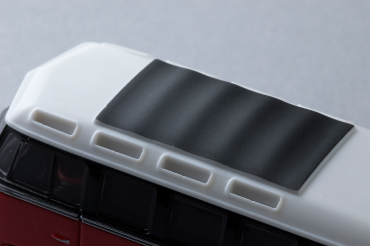 今回撮影したモデルは、ルーフにキャンバストップが設けられたマイクロバス仕様。ファンの間では、キャンバストップも含めて22カ所も“窓”が設けられていることから、「22window」と呼ばれて珍重されている。（写真＝郡大二郎）