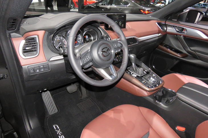 マツダCX-9（コックピット周辺部）