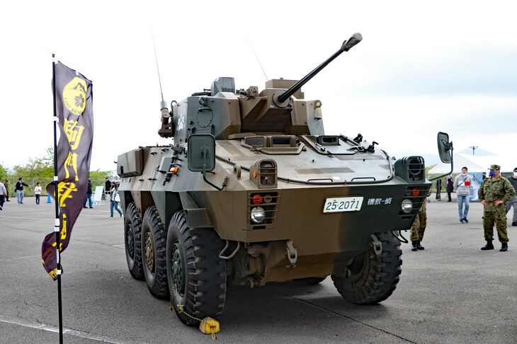 イベントには陸上自衛隊も参加。一部の車両には乗車することもできた。