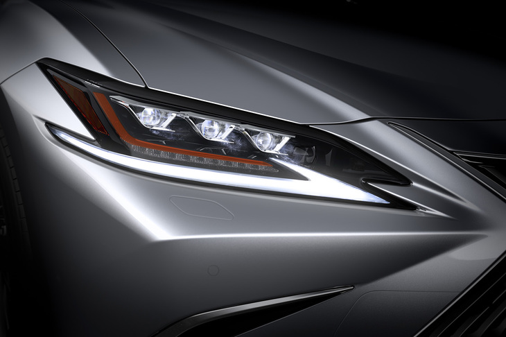 レクサスES（ヘッドランプ）