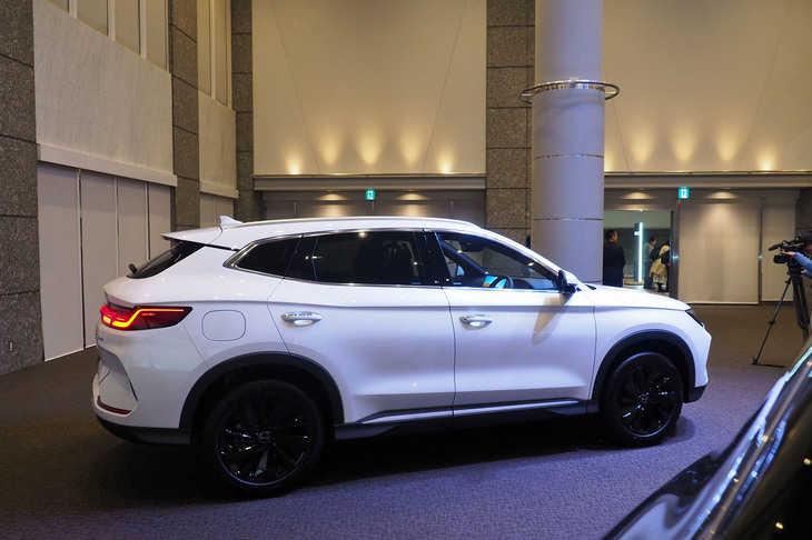 BYDシーライオン6（サイドビュー）