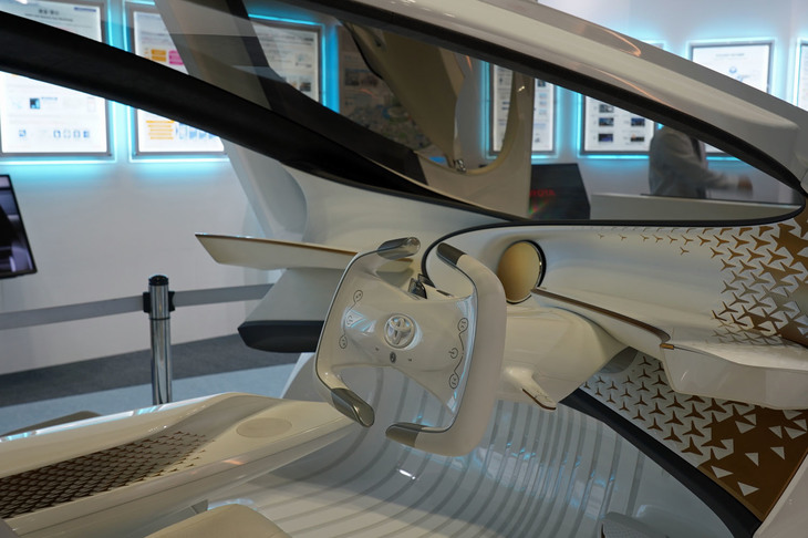 「Concept-愛i」のコックピット。