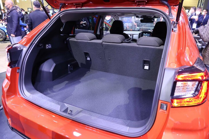 スバル・インプレッサ プロトタイプ STIパーツ装着車（ラゲッジスペース）