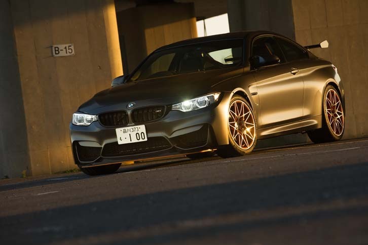 サスペンションはフロント20mm、リア17mmまで低くセッティングすることができるほか、ダンピング特性も調整が可能。