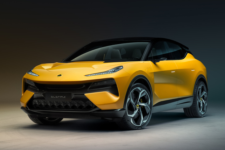ロータスが開発を進めている電動SUV「エレトレ」。モーターの最高出力は603PS、駆動用バッテリーの総電力量は100kWh超という高性能モデルだ。生産は中国・武漢の新工場で行われる。（写真：ロータスカーズ）