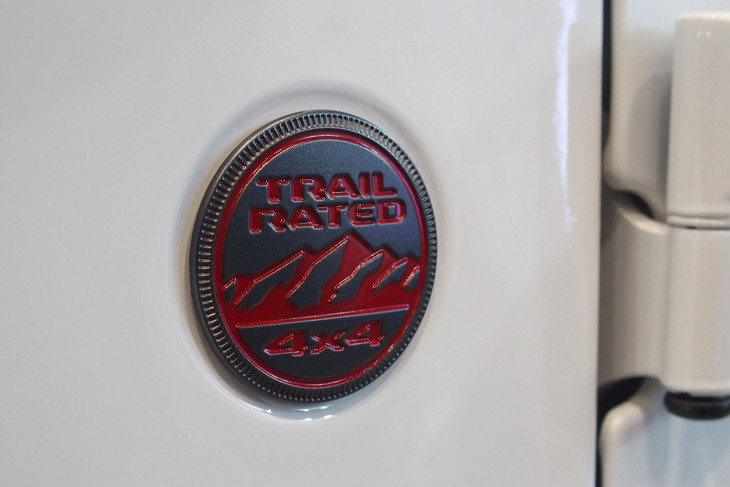 ジープ・グラディエーター（エンブレム）