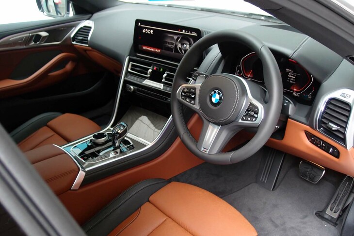 BMW 840d xDriveグランクーペ エクスクルーシブMスポーツ（コックピット周辺部）
