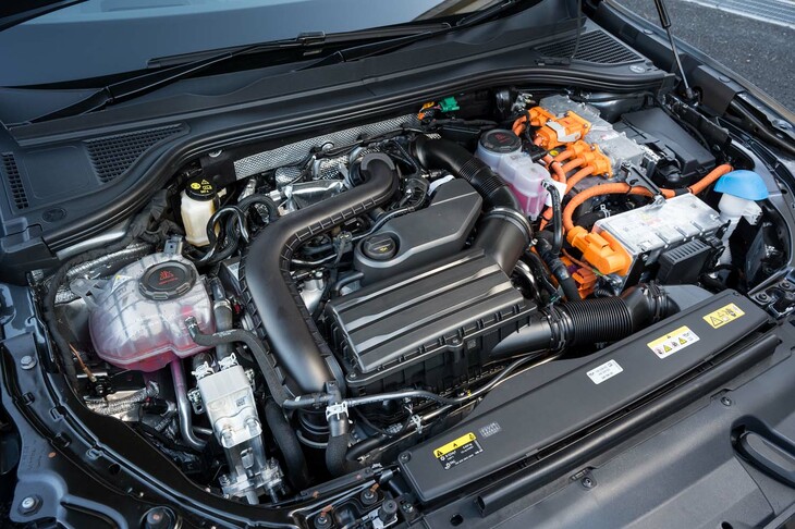 試乗車のパワートレインは1.5リッターガソリンターボエンジンとプラグインハイブリッド機構を組み合わせた「eHybrid」。同仕様のトランスミッションは6段DSG、駆動方式はFFとなる。