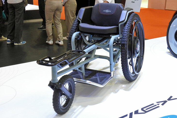 電動車いすの「NACTUS VS TRE-X」。