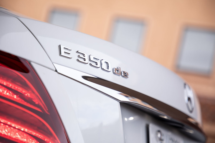 メルセデス・ベンツE350deアバンギャルド スポーツ