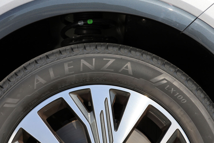 ブリヂストン・アレンザLX100