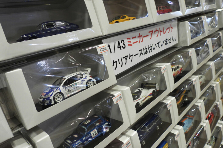 WARASHINA Carsの出展ブースの様子。
