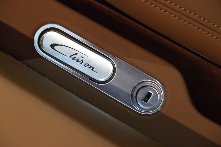 ブガッティ・シロン スポーツ“レ・レジェンド・デュ・シエル”（スピードキー）