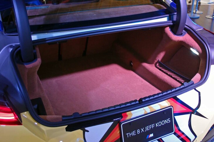 THE 8 X JEFF KOONS（トランクルーム）