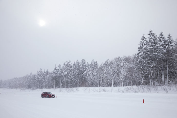 今回の雪上試乗会は、北海道上川郡剣淵町にあるマツダ剣淵試験場で行われた。北海道の中央北部、旭川市の北約50kmのところに位置している。
	 