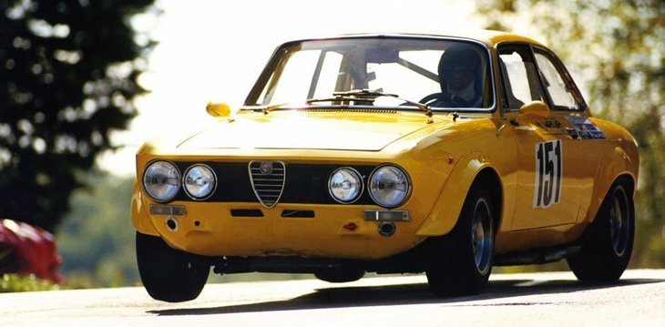 父が駆ったこの「アルファ・ロメオGTヴェローチェ」は、今日でもアレッサンドロ氏が大切に保管している。