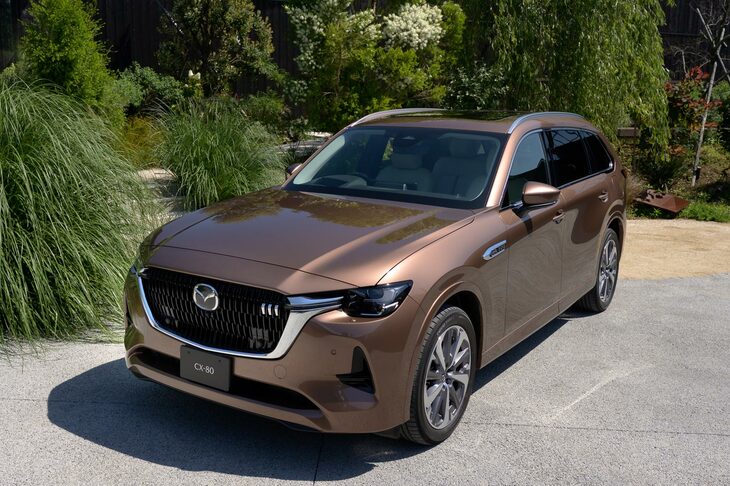 2024年8月に発表された、マツダの3列シートSUV「CX-80」。3列目のつくりに定評のあった「CX-8」の後を継ぐモデルとして、2024年秋に発売される。