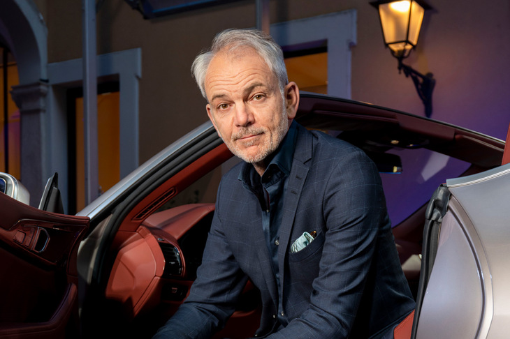 BMWならびにBMWグループ全体のデザインを統括する総大将は、これまでと変わらずエイドリアン・ファン・ホーイドンク氏である。