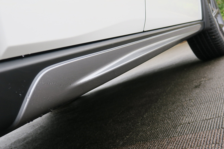 ホンダZR-V e:HEV X ホンダアクセス用品装着車（サイドロアーガーニッシュ）