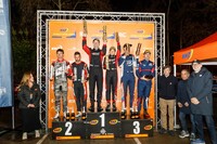 WRCと比べるとこぢんまりした表彰式だけど、こういうのでいいんだよ、こういうので。