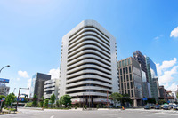 1985年に竣工（しゅんこう）した「Honda青山ビル」。2023年9月、老朽化を理由にビルの建て替えが発表された。新しい本社ビルは2030年の完成を目指し、同地に建てられる予定だった。