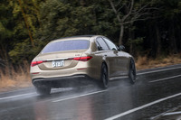 あらゆる電子制御や、シャシー性能を高める機能・機構が満載された「S63」。それでもドライバーは、このクルマが約2.7tの巨体であること、ハイレスポンスな800PS級のパワートレインを搭載することを忘れてはならない。