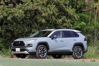 カクカクとした「RAV4」のスタイリングは、2017年12月のロサンゼルスモーターショーで発表されたコンセプトカー「FT-AC」由来のものだ。