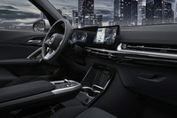 「ハイグロスブラックインテリアトリム」のインテリアにはharman/kardon HiFiスピーカーシステムが備わる。