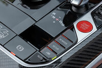 「M4」には「ROAD」「SPORT」「TRACK」という3つの走行モードが備わっており、センターコンソールの「M MODE」スイッチによって切り替えられる。