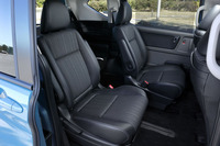 6人乗り仕様の「フリード」は、2列目シートが独立型のキャプテンシートとなる。前後方向のスライド量は360mm。