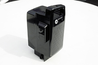 バッテリーは他のパナソニック製電動アシスト自転車とシェアして使用できる。上部の「押」ボタンを押すと、インジケーターが光ってバッテリー残量を教えてくれる。