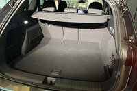 荷室容量は526リッター。背もたれをすべて前方に倒せば、1529リッターに容量を拡大できる。