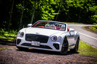 「ベントレー・コンチネンタルGT V8コンバーチブル」は、シリーズのエントリーモデルとして2019年3月に追加設定された。車両本体価格は3078万円。