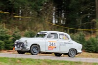 国策会社として設立されたセアト初の生産車「セアト1400」。写真はその派生車「1400B」。セアトはSEAT HISTÓRICOSとしてワークスに近い体制で欧州各地のラリーに参戦中。