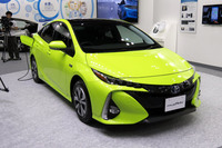 トヨタ・プリウスPHV