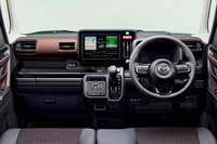 「フレアワゴン カスタムスタイル」のインストゥルメントパネル。