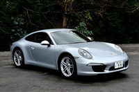 あくまで自然な微舵応答と、スッとノーズが気持ち良く動くさまは、「911シリーズ」が本来持っていた美点のひとつ。ベーシックな「911カレラ」には、まだそれが残っている。