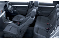 オペル、レザー内装の「ベクトラ GTS2.2」発売の画像