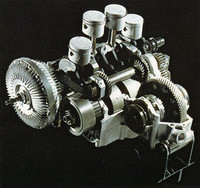 1300シリーズ専用に設計された3段AT。構造がシンプルで高効率、変速ショックも少なく活発に走ると評判だった。レンジは「P-R-N-D-3-2-1」で、1〜3速がマニュアルでセレクト可能なのは、当時の国産AT車ではホンダのみ（1300と NIII360）だった。