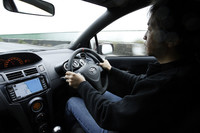 トヨタ・ヴィッツ“TRDターボM”（FF/5MT）／カローラアクシオ/フィールダー“スポーツM”（FF/CVT） 【試乗記】の画像